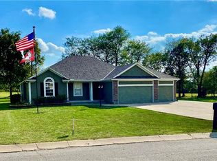 7701 E 157th St, Belton, MO 64012