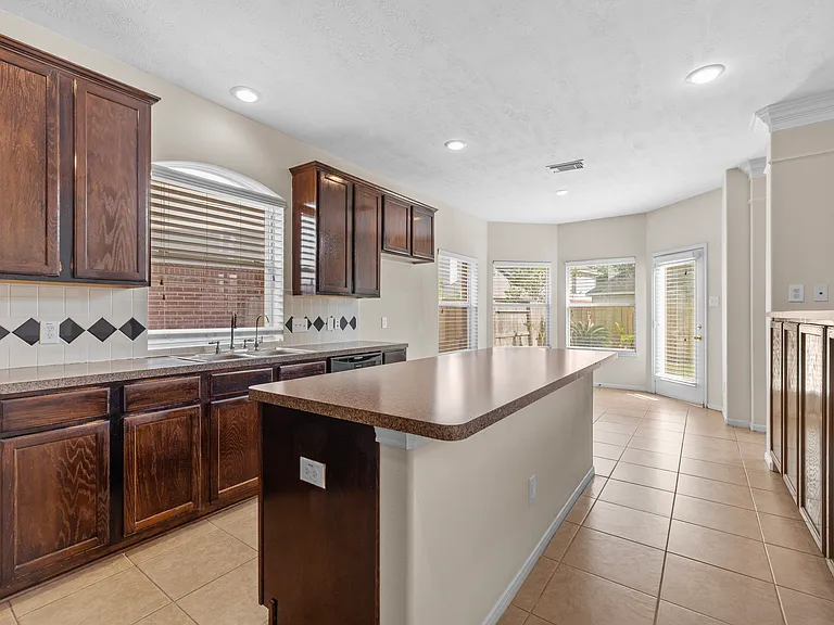1111 Blue Leaf Dr — Photo 24