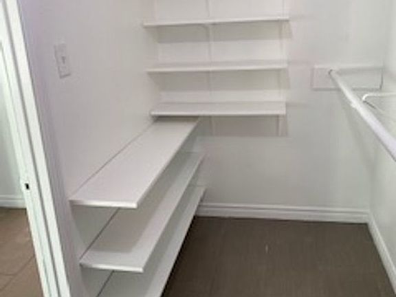 5th image of 639 1/2 W 101st St