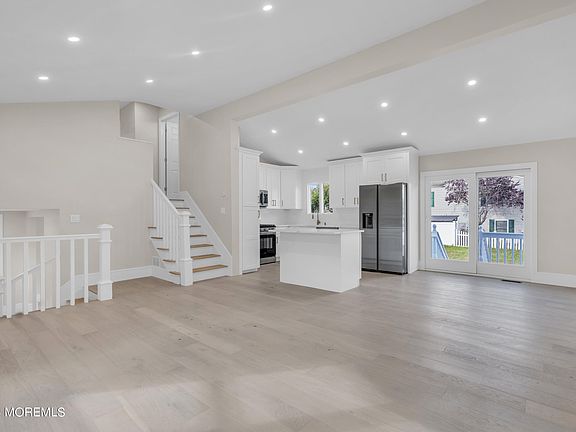 5th image of 605 Dogwood Terrace
