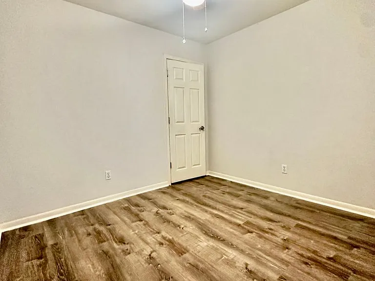 3108 Flanders Dr — Photo 6
