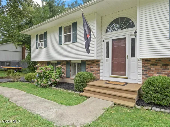 35 Acorn Avenue, Clifton Park, NY 12065