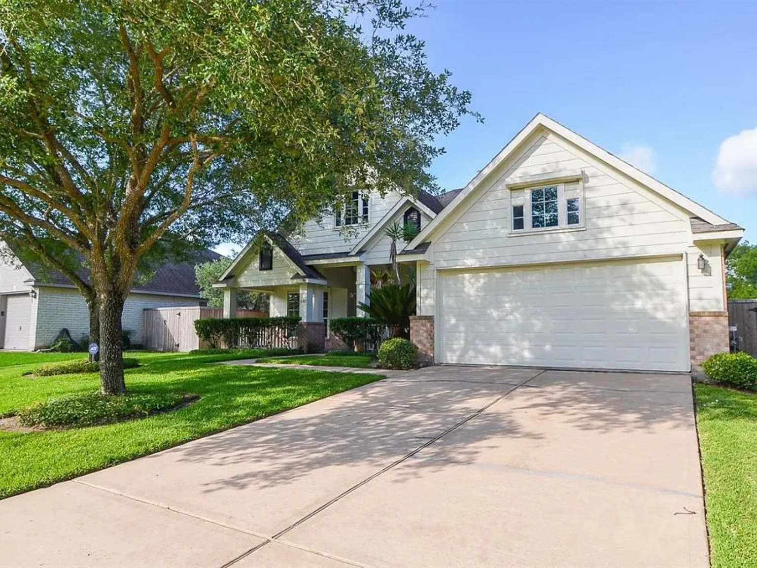 1307 Deerbrook Dr — Photo 2