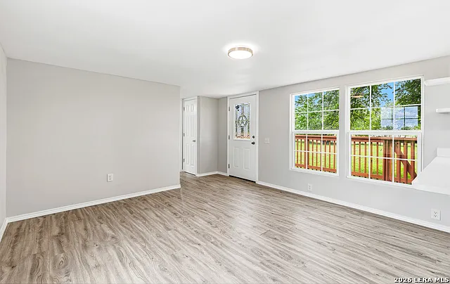 16345 FM 463 — Photo 5