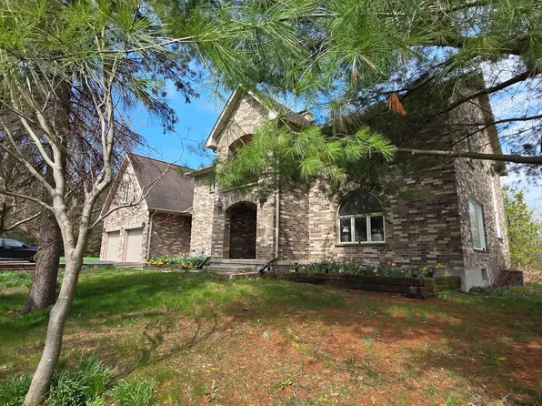 1496 Sunningdale Rd E, London, ON N5X 3Y6