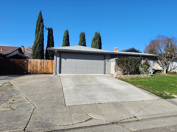 2nd image of 2731 Orchid Street