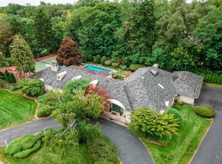 1525 Ardmoor Dr, Bloomfield Hills, MI 48301