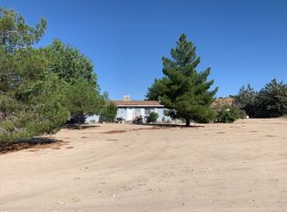 8687 Yuba Rd, Phelan, CA 92371