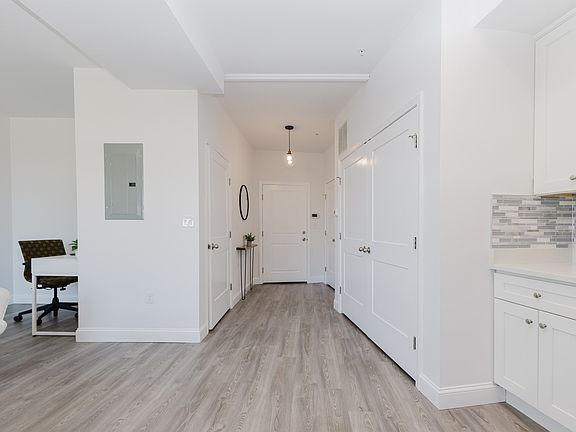 3rd image of 92-94 George St #203