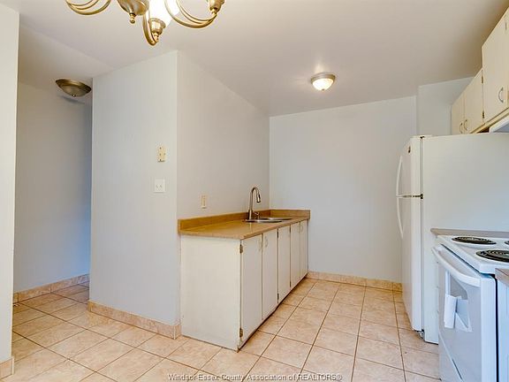 4th image of 5446 Lassaline Ave #47