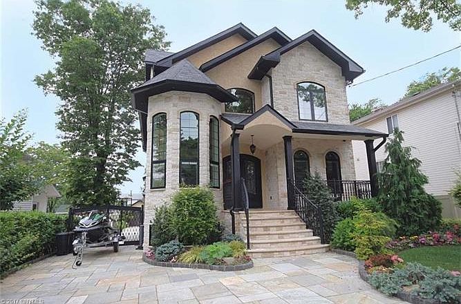 1st image of 200 Woodvale Ave