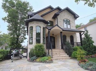 200 Woodvale Ave, Staten Island, NY 10309