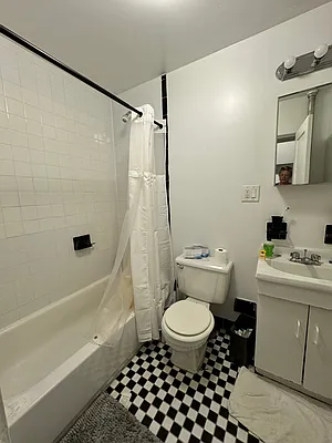 Rented by KNOCKKNOCK LLC | media 9