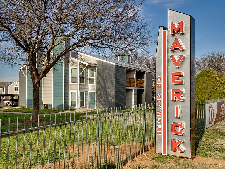 The Maverick on Seymour — Photo 10