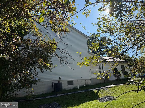 5th image of 712 Hollywood Ave