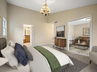 13209 N Hawthorne Ct, Mequon, WI 53097