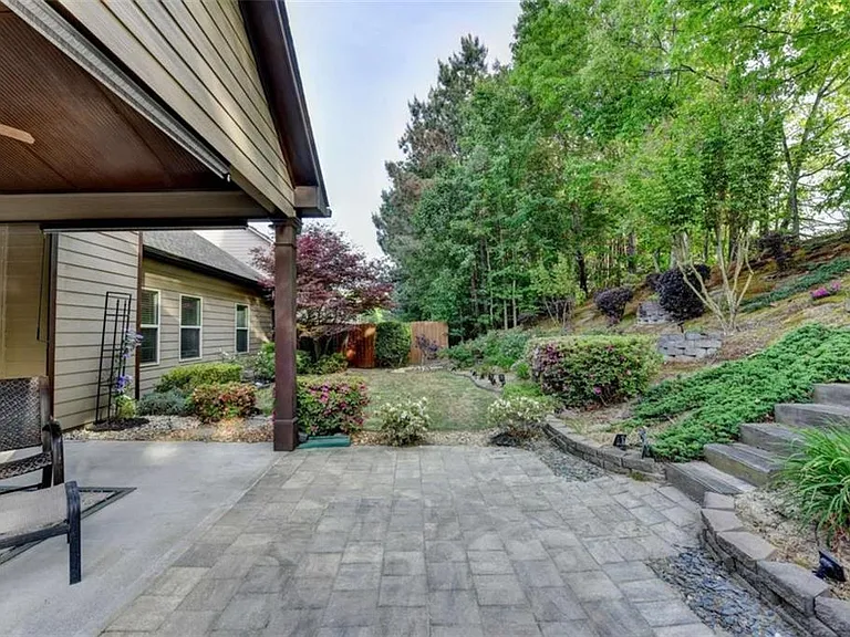 2130 Line Dr — Photo 34