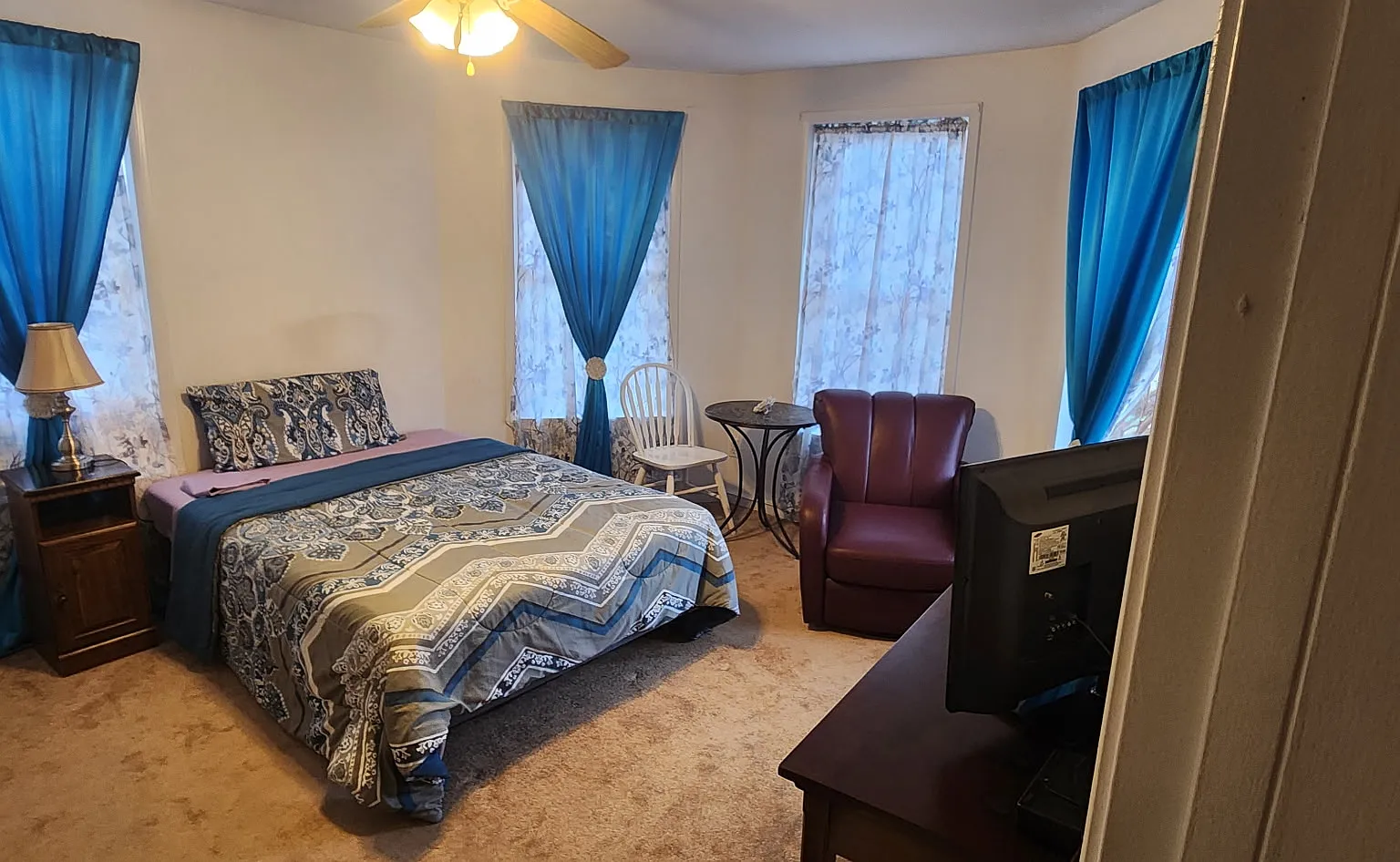 1 bed, $930 — Photo 1