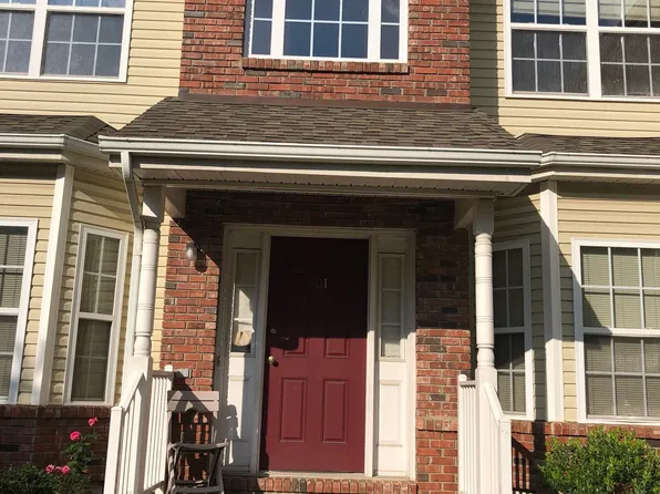 301 Pinelli Dr, Piscataway, NJ 08854