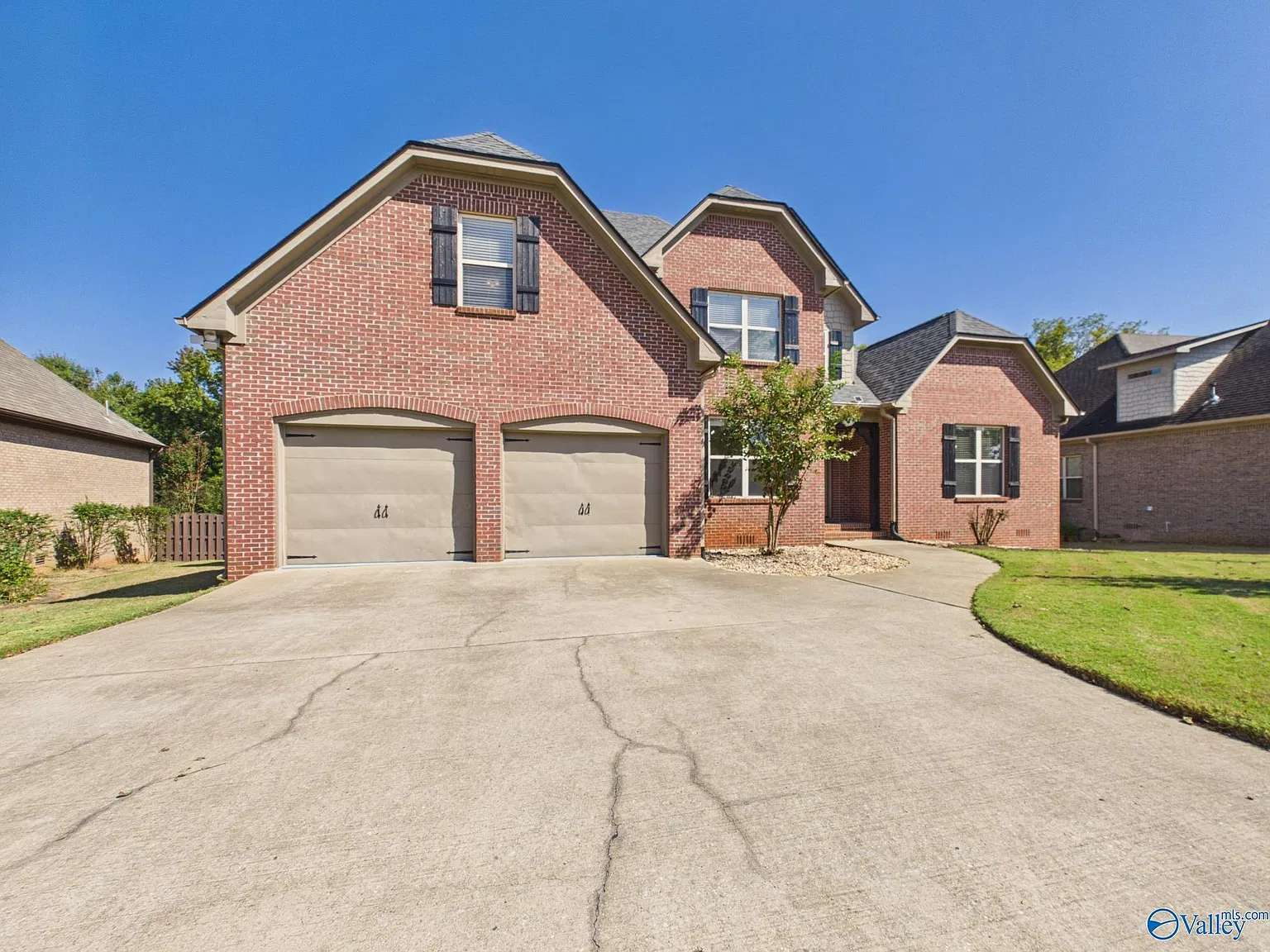 4 bed, 2.5 bath, 2650 sqft, $2,600 — Photo 1