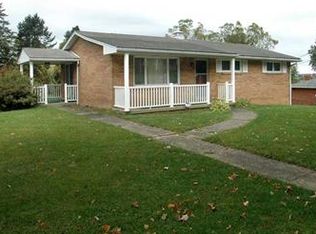 190 S Thompson Ln, Irwin, PA 15642