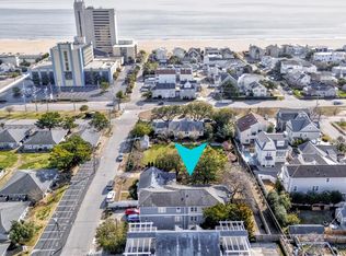 208 56th St #B, Virginia Beach, VA 23451