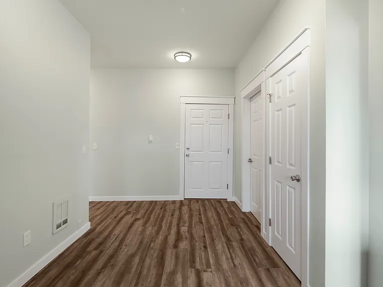 1601 S G St — Photo 10