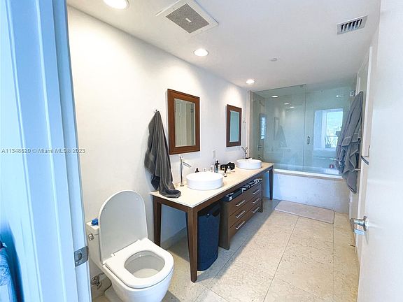 2nd image of 475 Brickell Ave #0