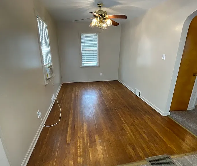 715 E Philadelphia Ave — Photo 4