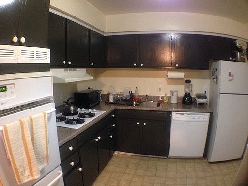 4th image of 13412 Bartlett St
