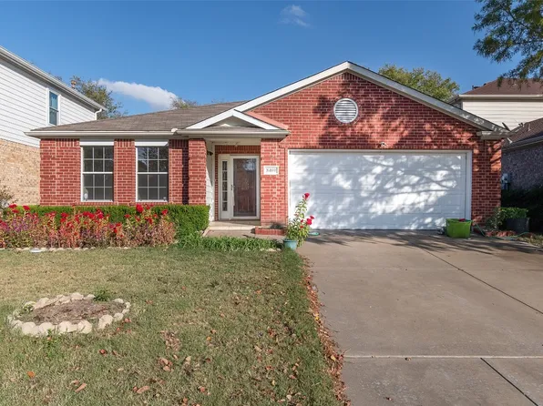 8409 Vicksburg Ln, Fort Worth, TX 76123