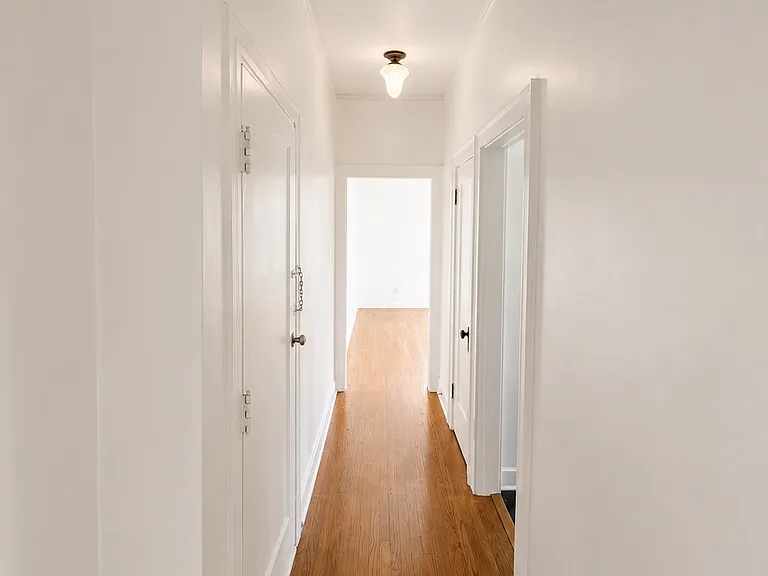 1935 N Vermont Ave #14 — Photo 9