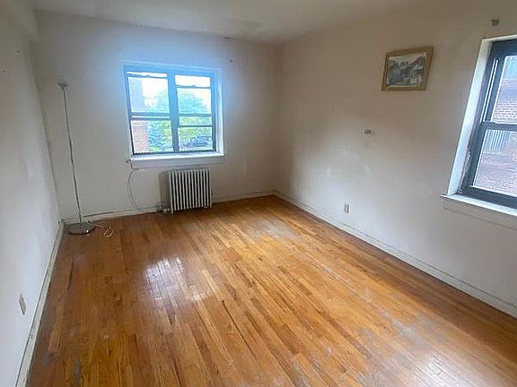 3rd image of 8909 Bay 16 St #2A