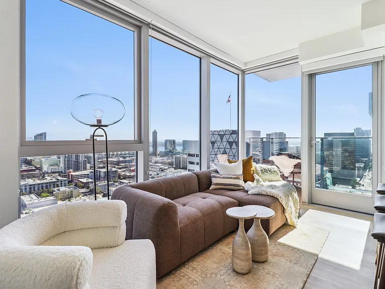 800 Broadway — Photo 14
