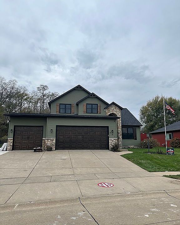 1st image of 641 N 6th Street Cir