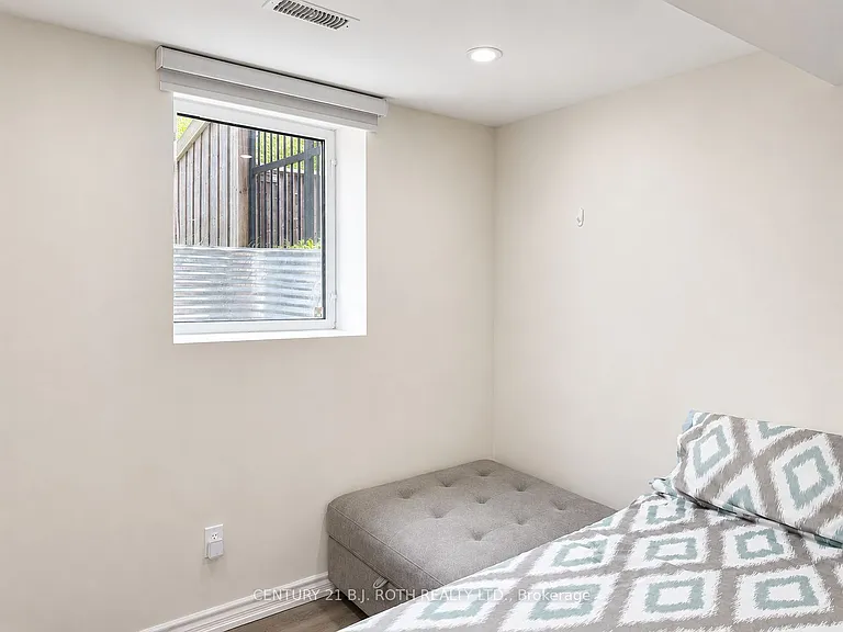 4 Pinecliff Cres #BASEMENT — Photo 13