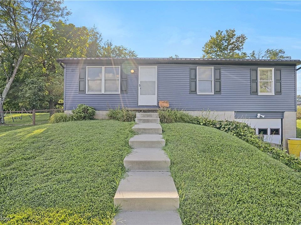 2nd image of 3765 Dona Dr
