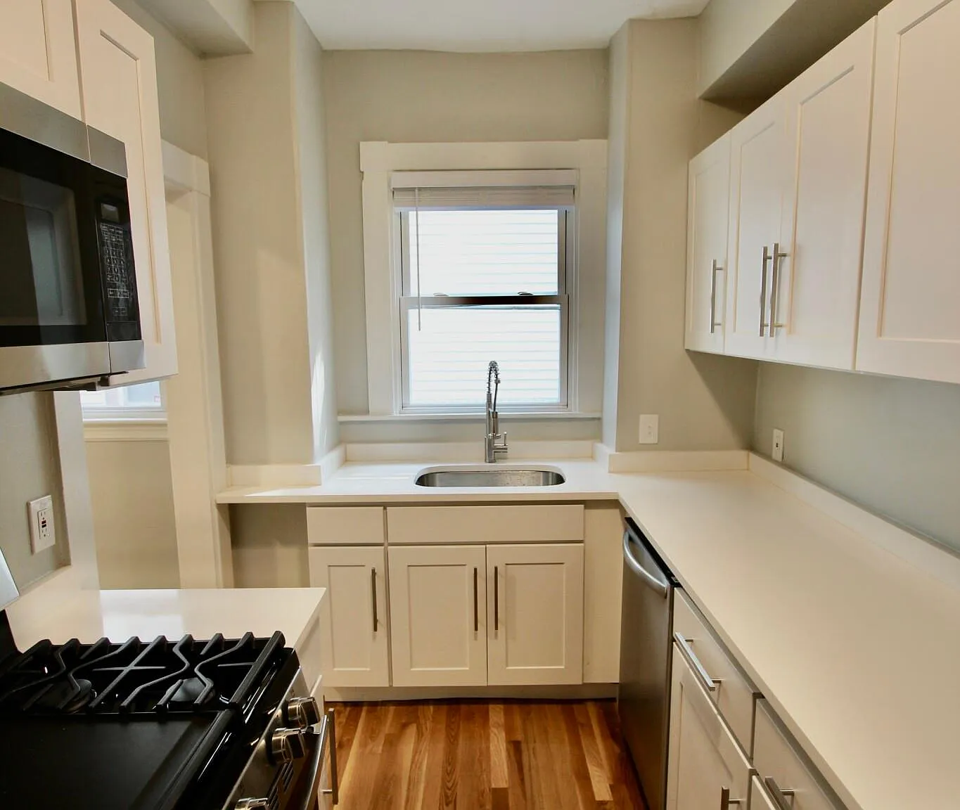 55 Estes St — Photo 4