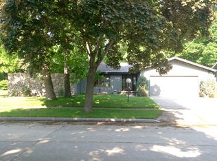 2525 S Harmon St, Appleton, WI 54915