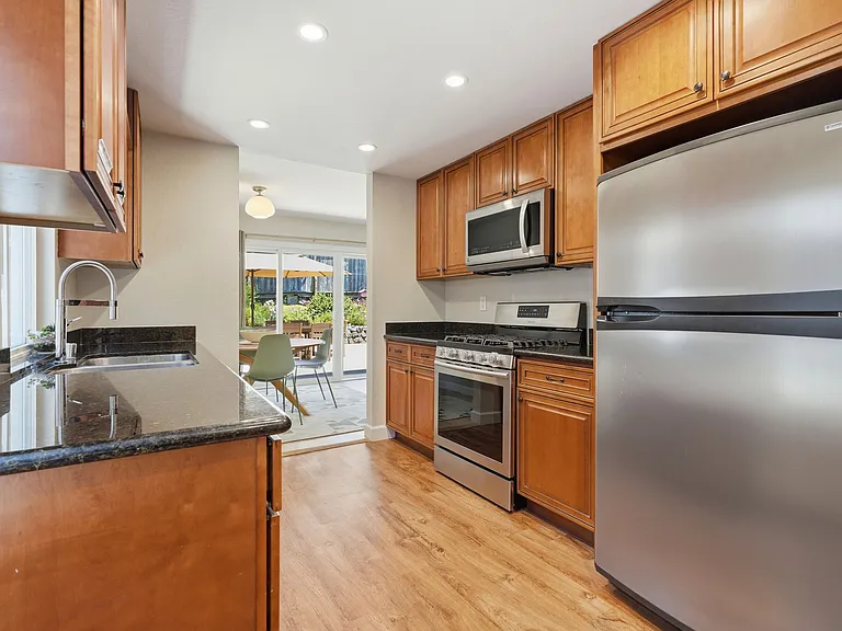 1256 Rainier Ave — Photo 11