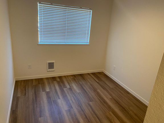 4th image of 19814 15th Ave NE APT 208