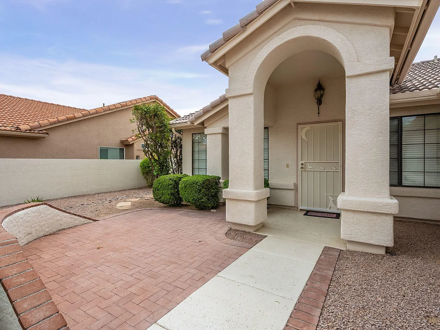 2 bed, 2.0 bath, 1810 sqft, $3,900 — Photo 3