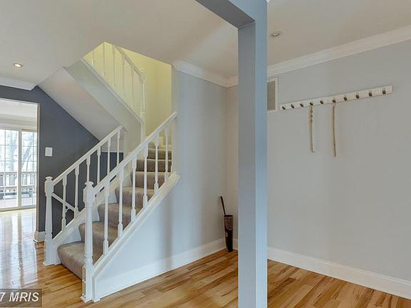 2nd image of 10113 Chestnut Wood Ln