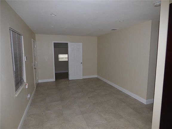 5th image of 4610 39th Ave