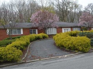 10 Buttonwood Rd, Staten Island, NY 10304