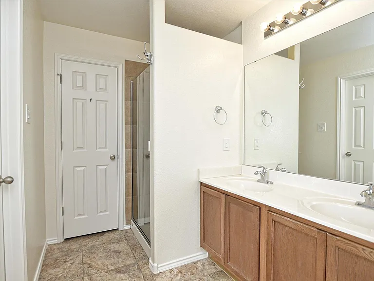 401 Bandara Woods Blvd — Photo 18