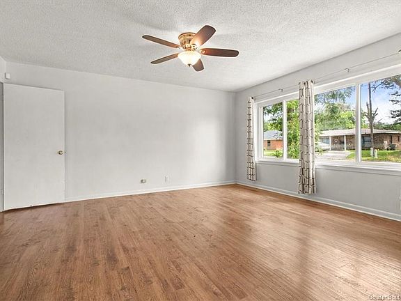 2nd image of 1403 Dautel St