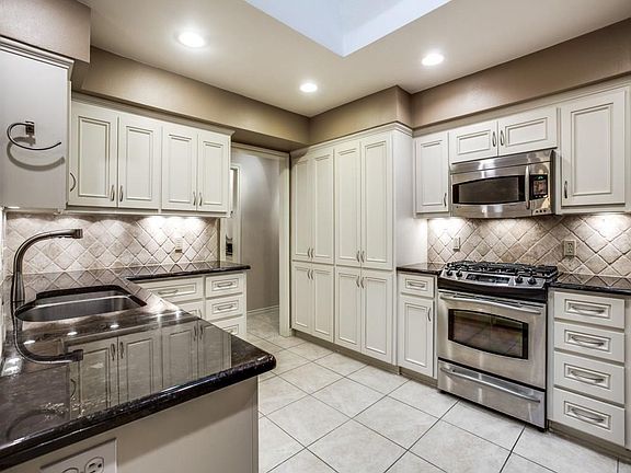 4th image of 1504 Creekside Dr