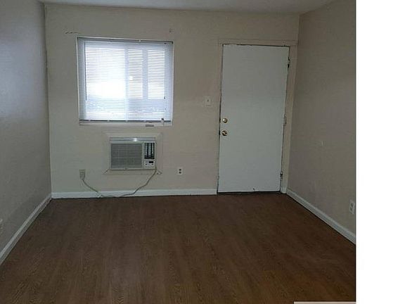 3rd image of 2542 S Big Bend Blvd APT 20