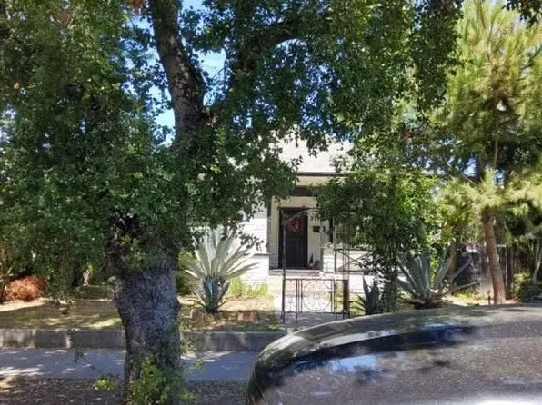 319 E Chestnut Ave, Santa Ana, CA 92701